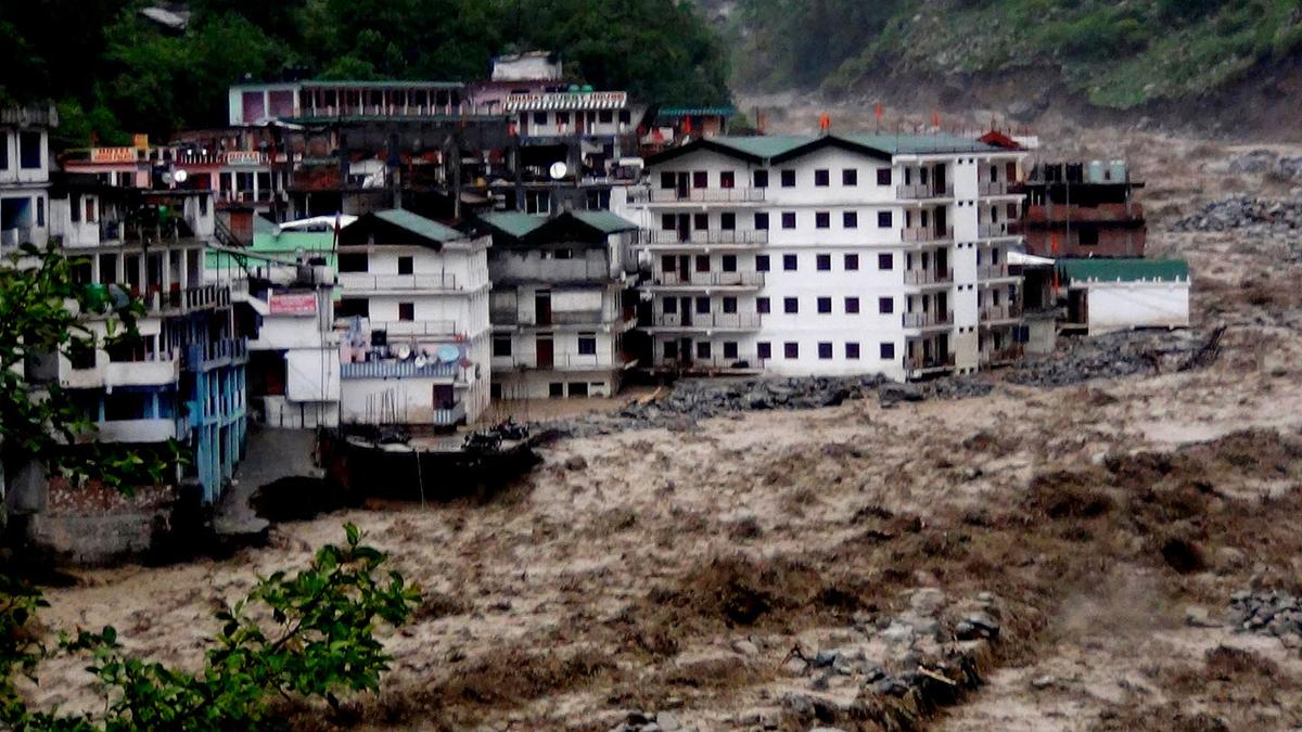 Indian Professor Stops Drinking Water to Save Ganges River