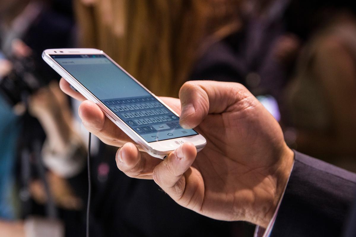 Faster and Less Energy Consuming Devices in Sight as Scientists Form Interlayer Quasiparticle Pairs