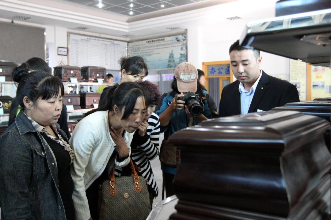 Chinese Are Angered at Swift Execution of Street Vendor