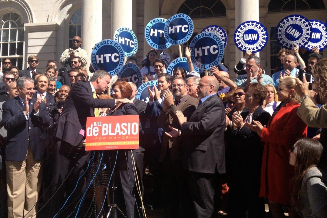 Quinn Endorses De Blasio