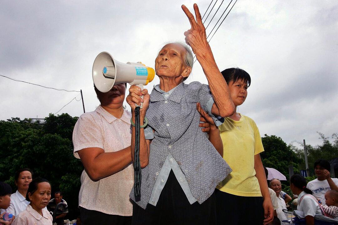 Village Officials’ Corruption Goes Unchecked in China
