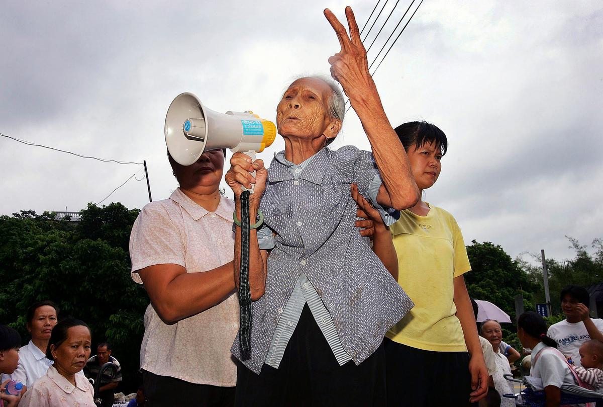 Village Officials’ Corruption Goes Unchecked in China