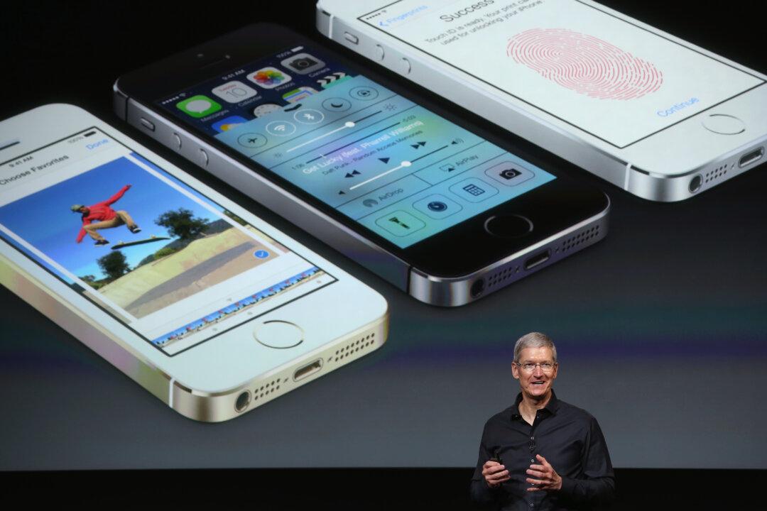 Apple Unveils iPhone 5C, iPhone 5S