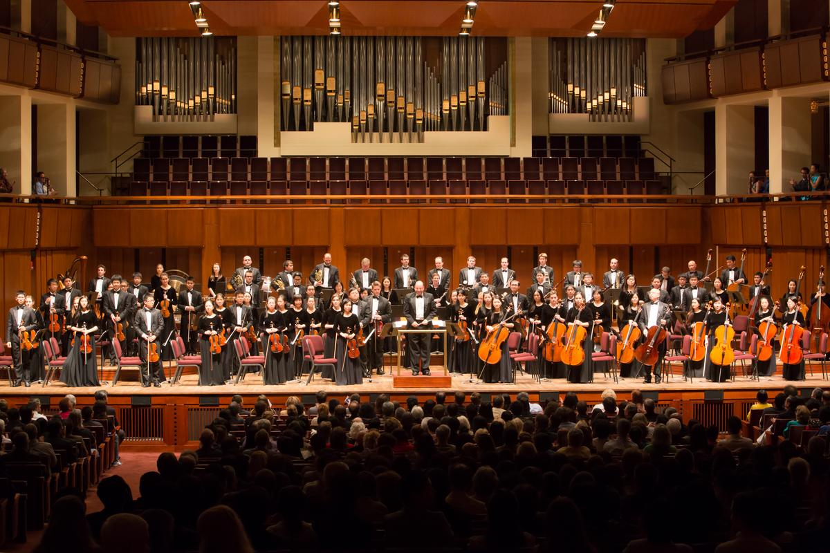 Shen Yun Symphony Orchestra ‘Mystifying,’ Says Designer