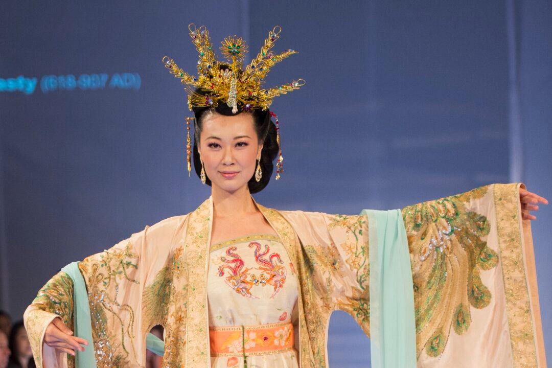 High Standards for Designers of Ancient Chinese Dress