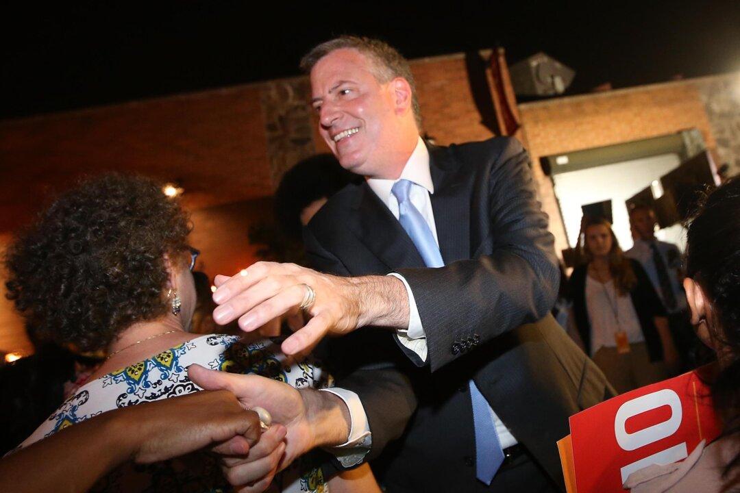De Blasio Leads Democrats, Runoff Possible