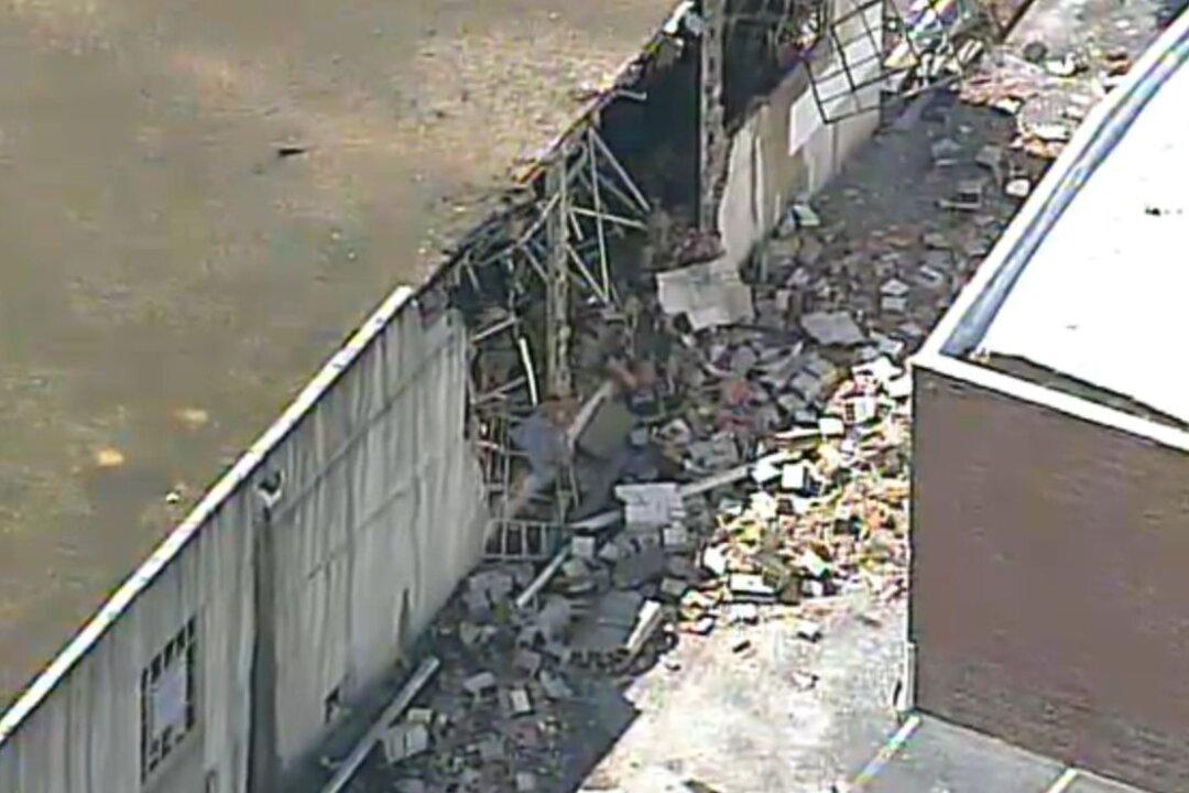 Orlando: Explosion Reported; Roads Closed, Police Responding