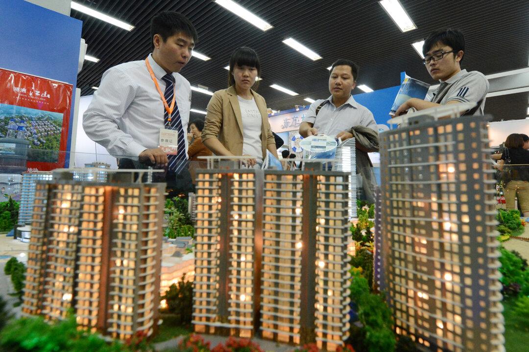 Fall of Chinese Regime Predicted by Well Known Financial Expert