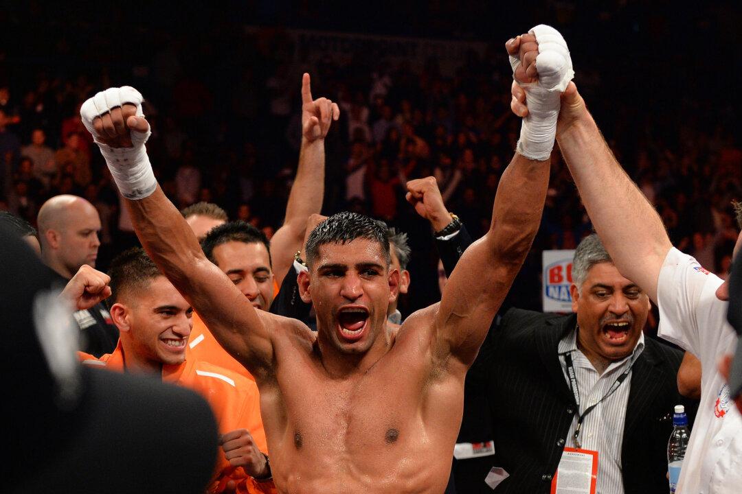 Amir Khan Next Fight: Will Near 24 Carat Gold Short Against Devon Alexander