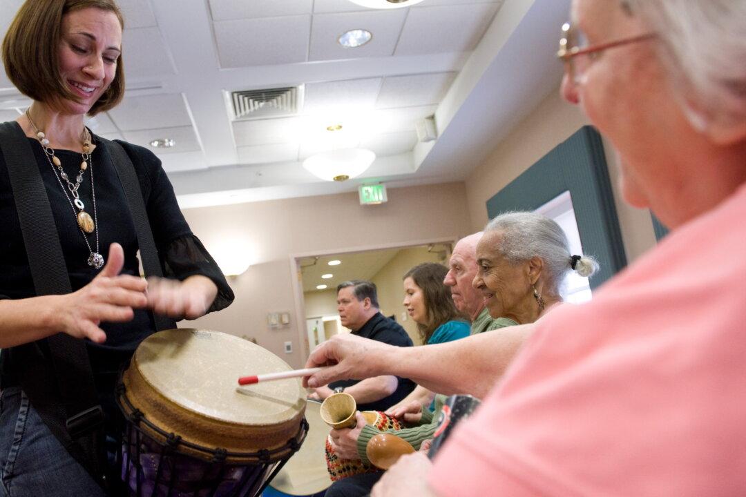 How Seniors Can Overcome the Effects of Hearing Loss