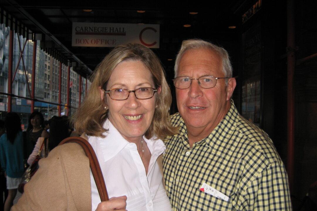 Leadership Firm President Astonished by Shen Yun Symphony Orchestra