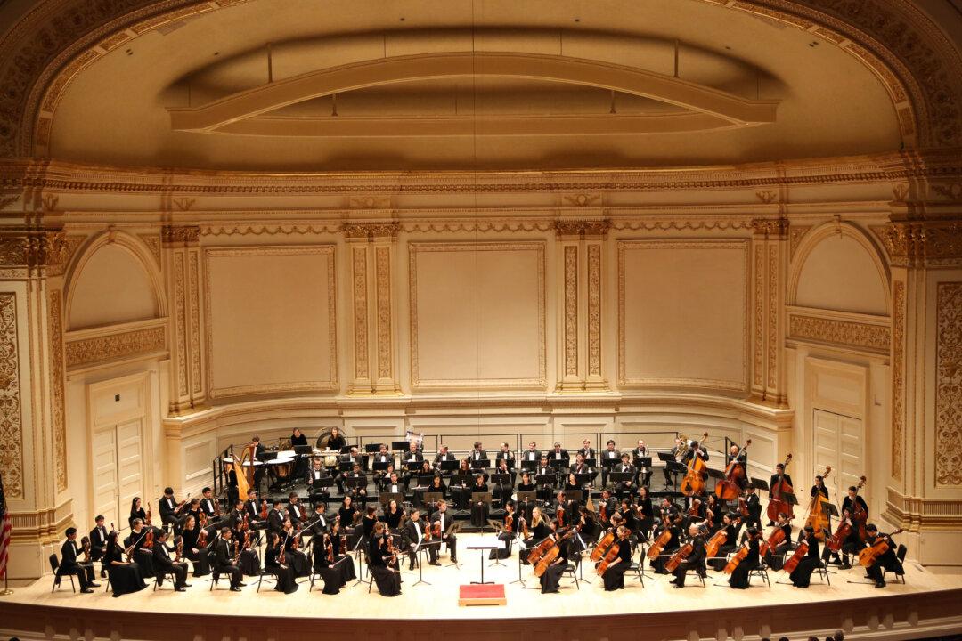 Business Owner Calls Shen Yun Symphony Orchestra ‘Awesome’