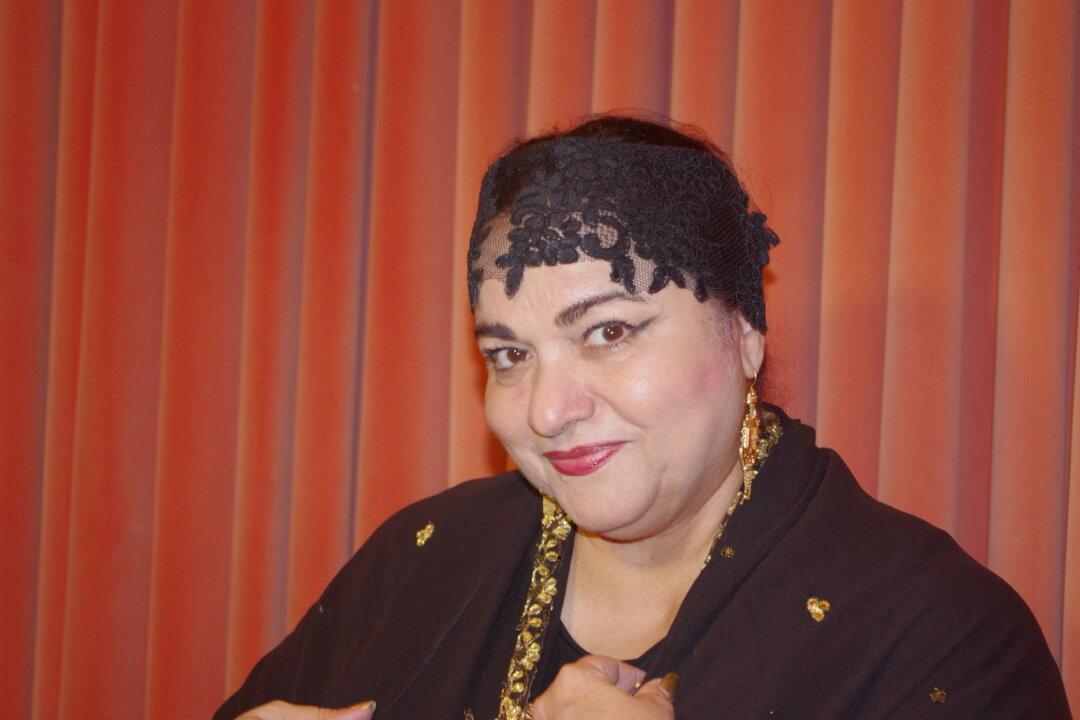 Designer Shahla Dorriz Finds Shen Yun Symphony Orchestra Relaxing and Inspiring