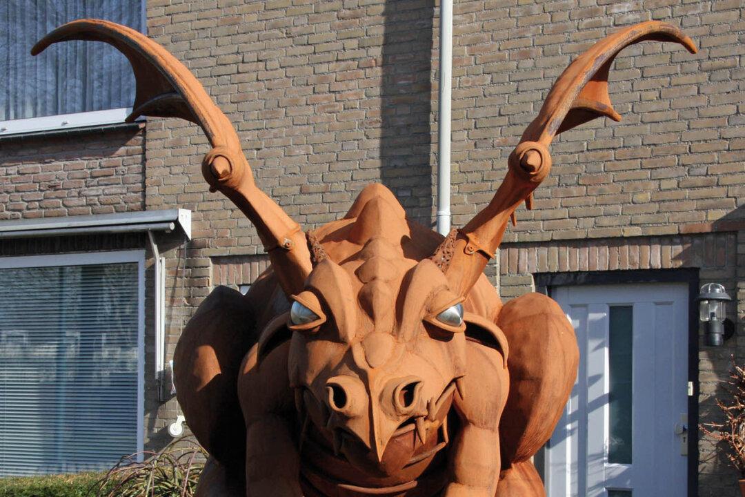 Sparks Fly in Vladivostok for Dutch Sculptor