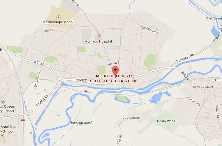 Mexborough, UK: Fire Burns Montagu Arcade and Shops on Bank Street (+Photos)