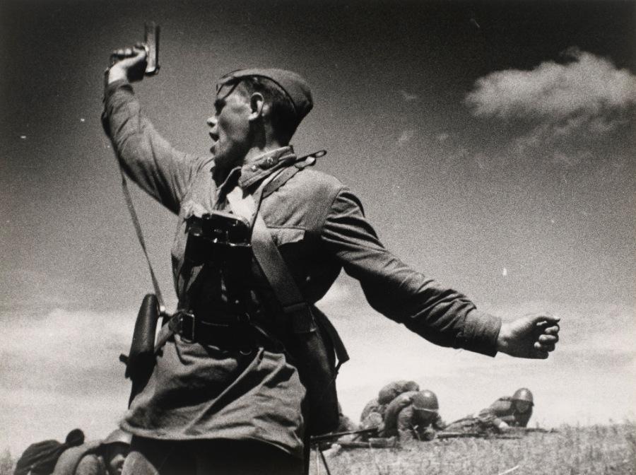 War and Photography Intersect in a Powerful Exhibit