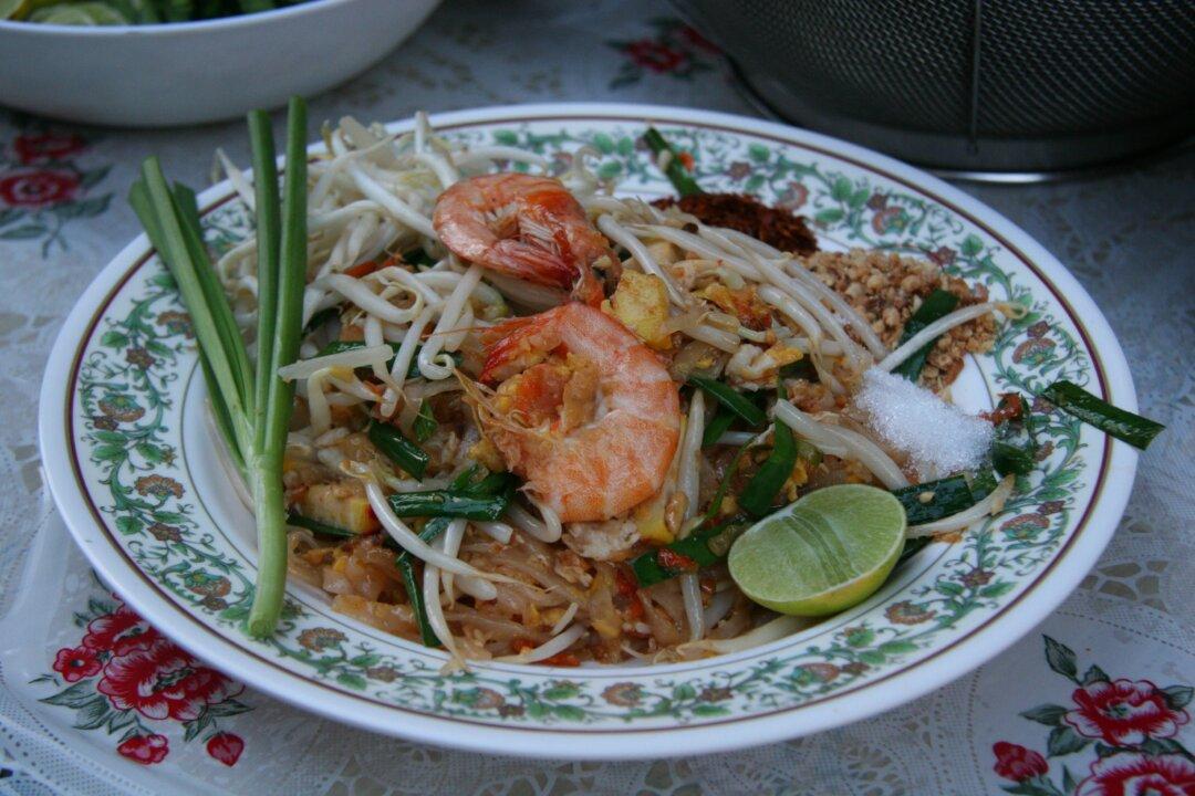 Pad Thai Recipe: Direct From a Street Vendor in Thailand