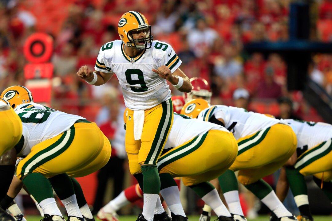 Seneca Wallace, Green Bay Backup, in for Packers Following Aaron Rodgers Injury