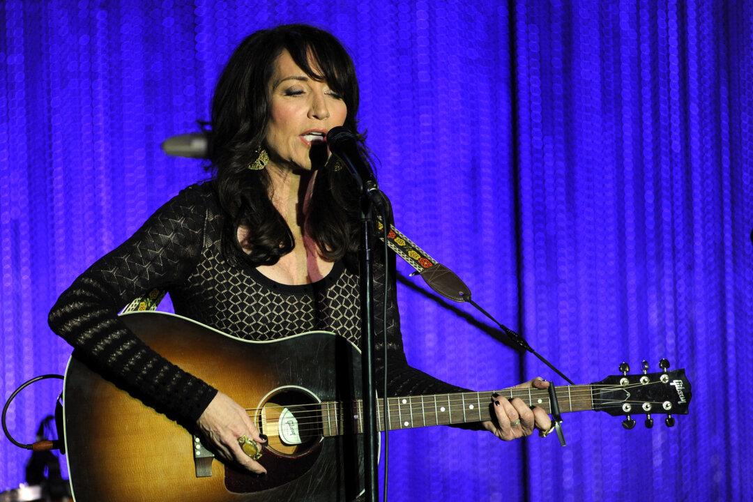 Katey Sagal Album: Actress and Musician Debuts ‘Covered’