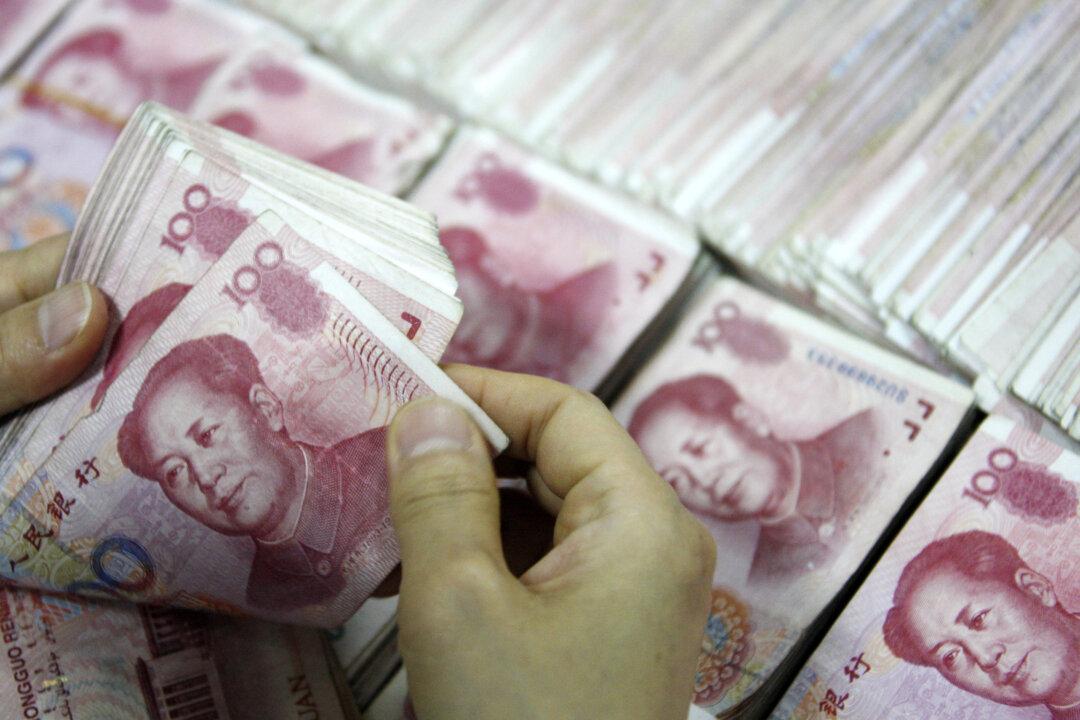 Chinese Businessmen Take Their Money and Run