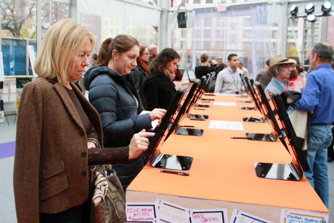 Big Tent Collects Suggestions, Data for de Blasio