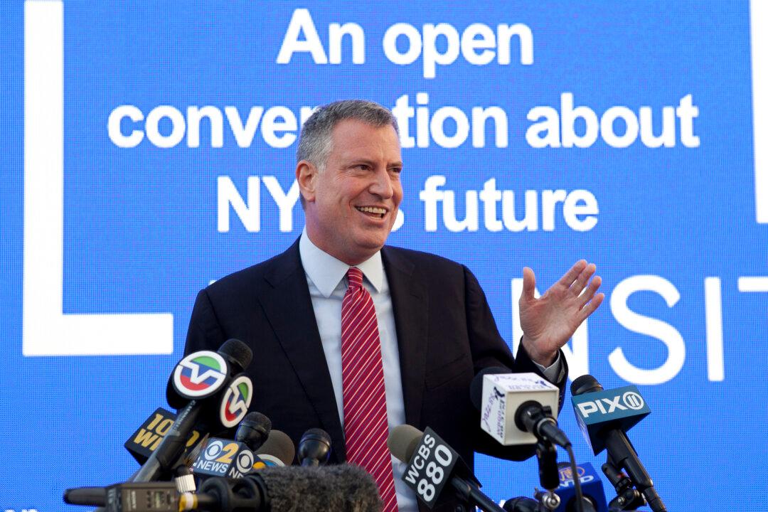 De Blasio Busy Selecting Cabinet Members