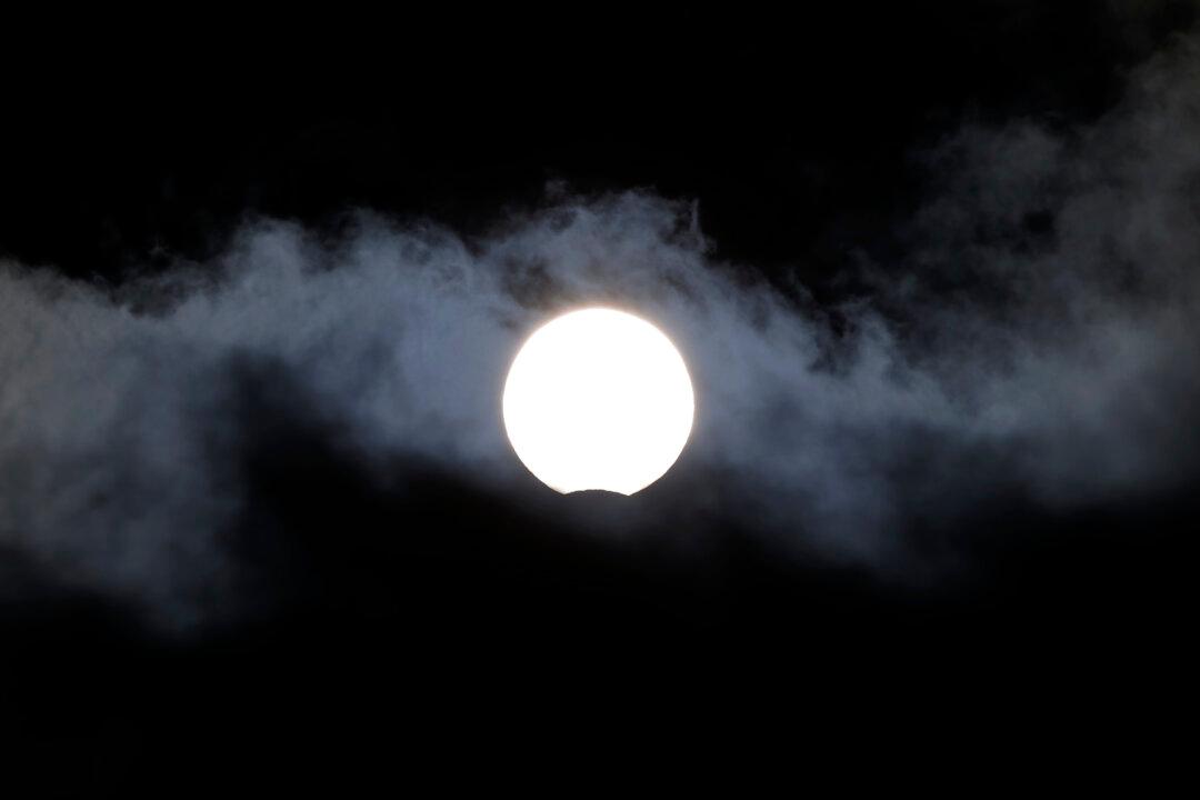 Full Moon Dates: Supermoon 2015 Calendar to have Solar Eclipse, Also Equinox