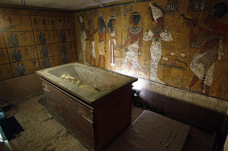 More Evidence Supports Claim Hidden Chamber in Tutankhamun Tomb Contains Another Burial
