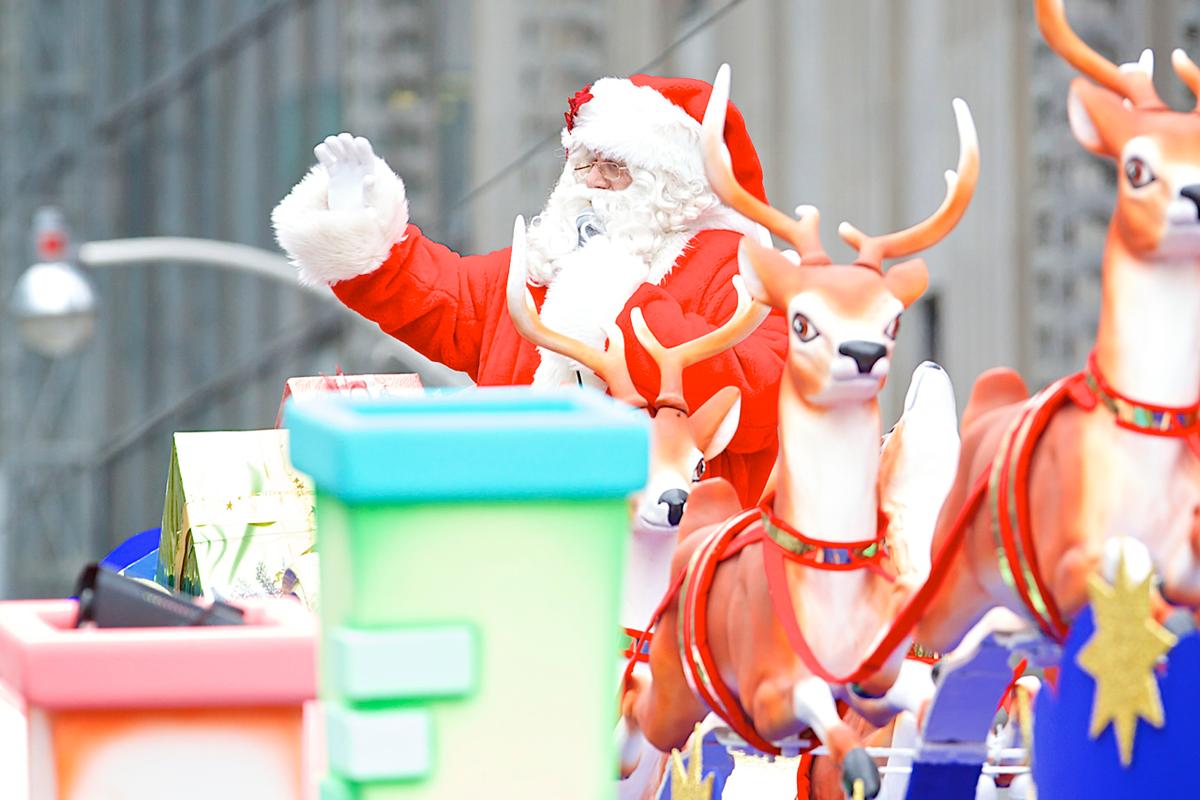 Toronto Santa Claus Parade 2013 (Photo Gallery)