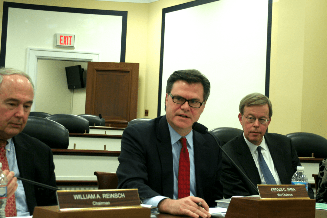 China Builds Up Navy, Conducts Large-Scale Cyberespionage, Says Report