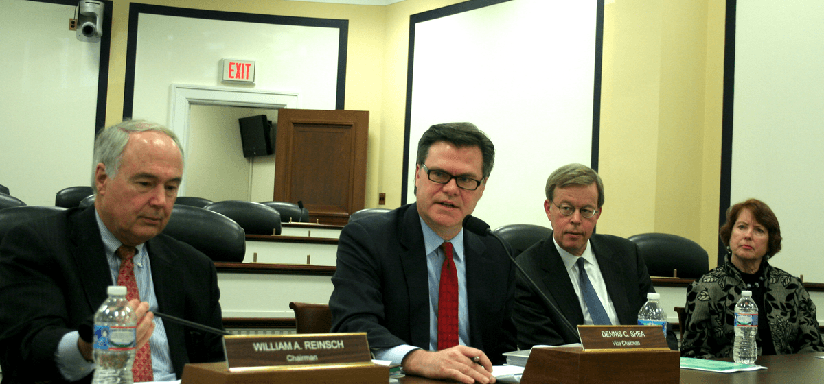 China Builds Up Navy, Conducts Large-Scale Cyberespionage, Says Report