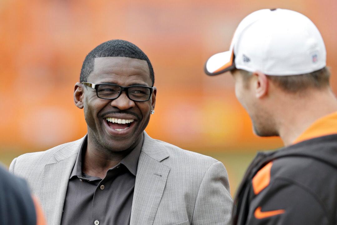 NFL Hall of Famer Michael Irvin ‘Baffled’ After Being Pulled From Super Bowl Coverage