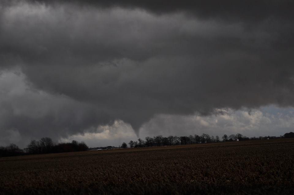 Lebanon, Indiana: Tornado Touches Down on Sunday, Hits Starbucks (+Video)