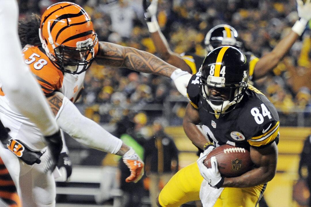 Pittsburgh Steelers’ Receiver Antonio Brown Calls Former Teammate Ryan Clark ‘Uncle Tom’ After Criticism