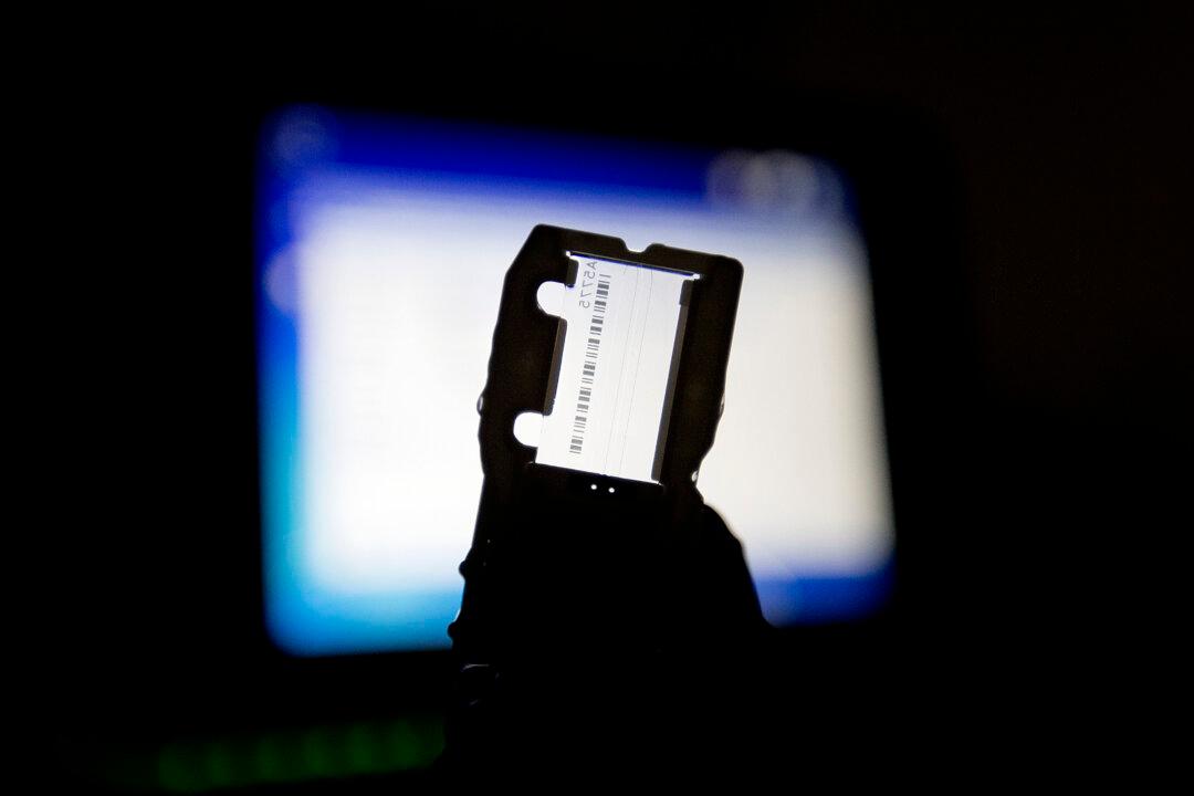 CDC Was Unwilling to Partner With Industry for Rapid COVID-19 Sequencing: Former Trump Adviser