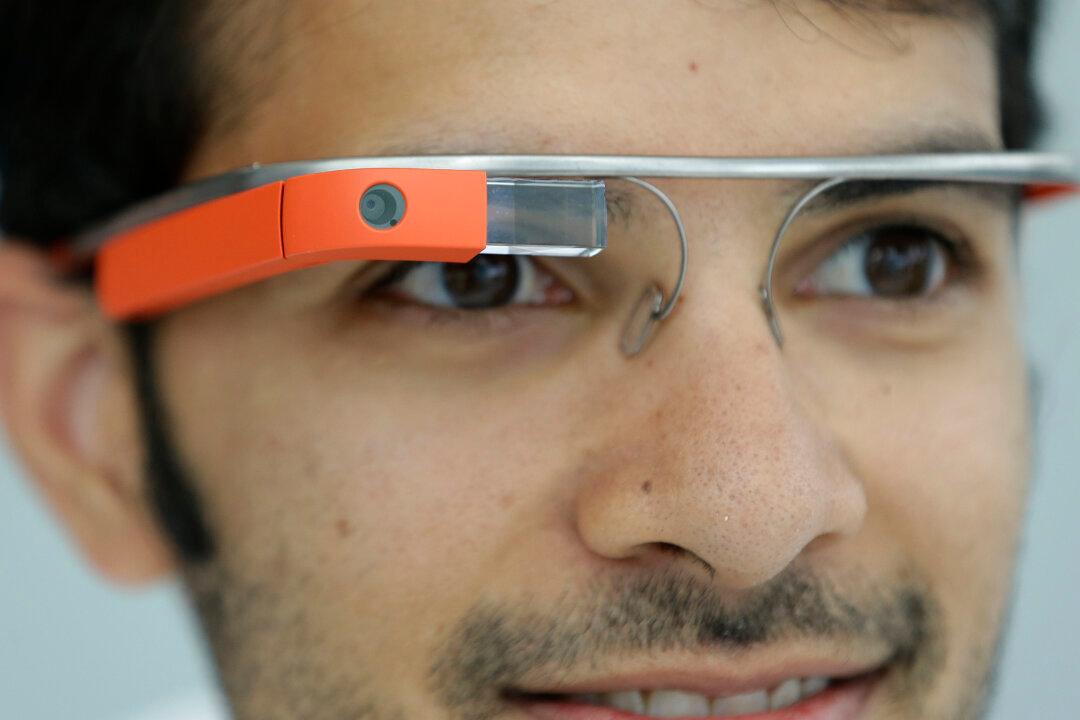 Wearing a New Gadget May Make You Seem Like a Leader