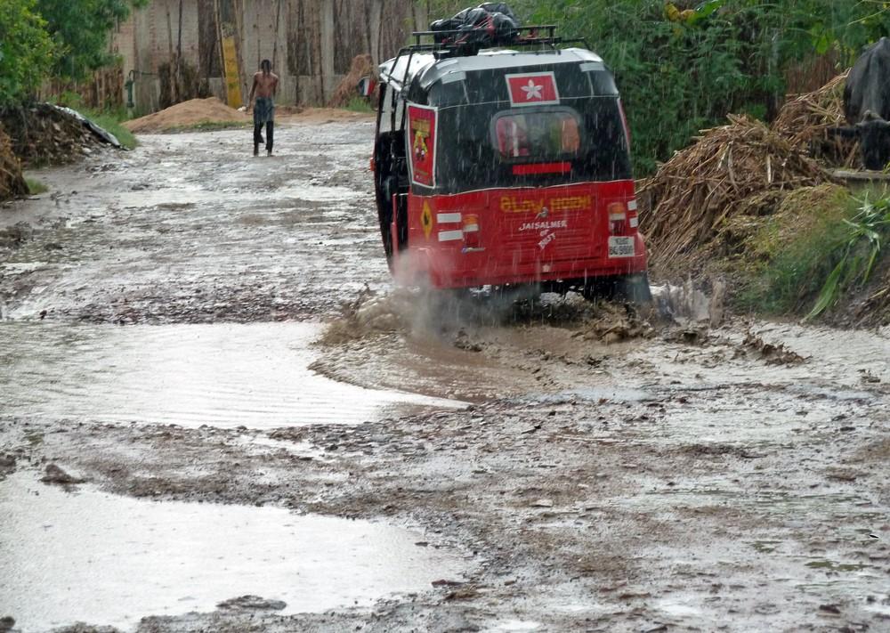 Road Ambulances to Treat Potholes on Indian Highways