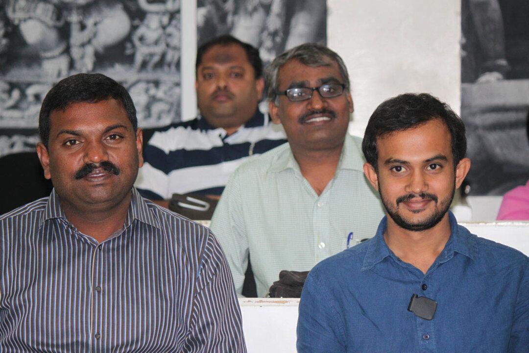 Refreshing Democracy: Indian City Grooming Commoners as Future Leaders