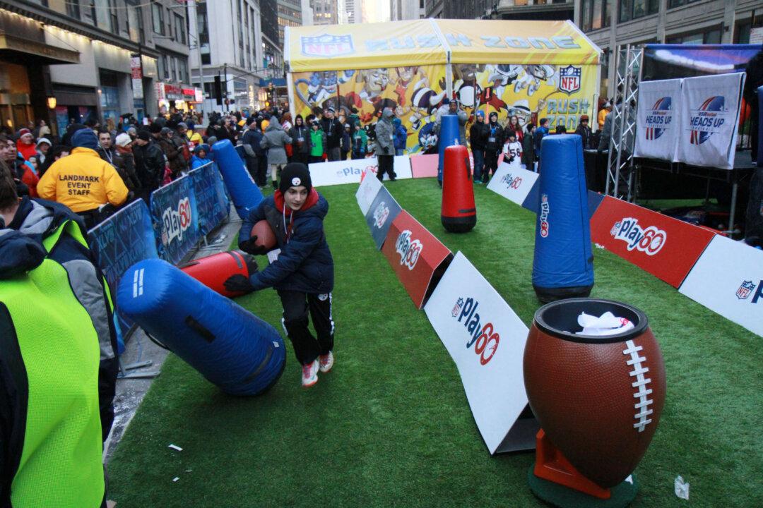 Tourists Descend on Super Bowl Boulevard