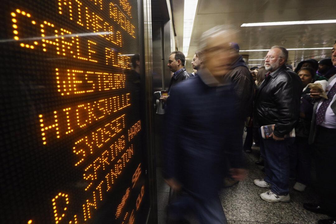 LIRR Failed to Monitor Overtime, Will Use Fingerprint Time Clocks