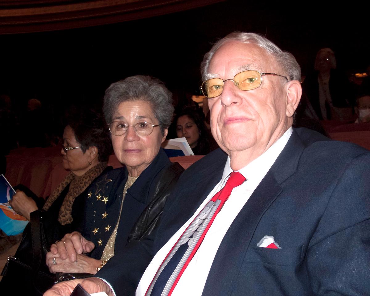 Shen Yun: ‘The way it’s presented is incredible,’ Says Business Owner