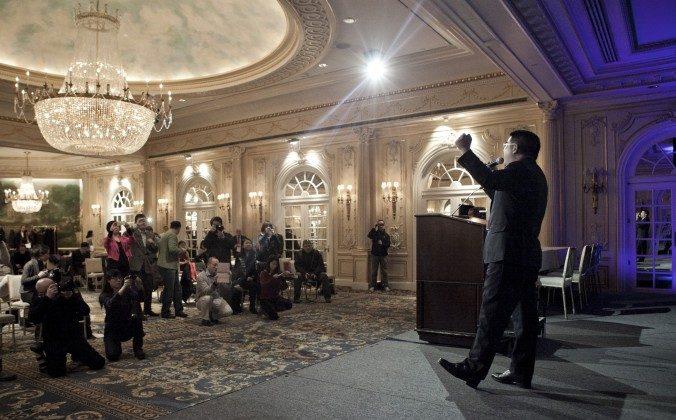 Chinese Ridicule Chen Guangbiao’s Press Conference