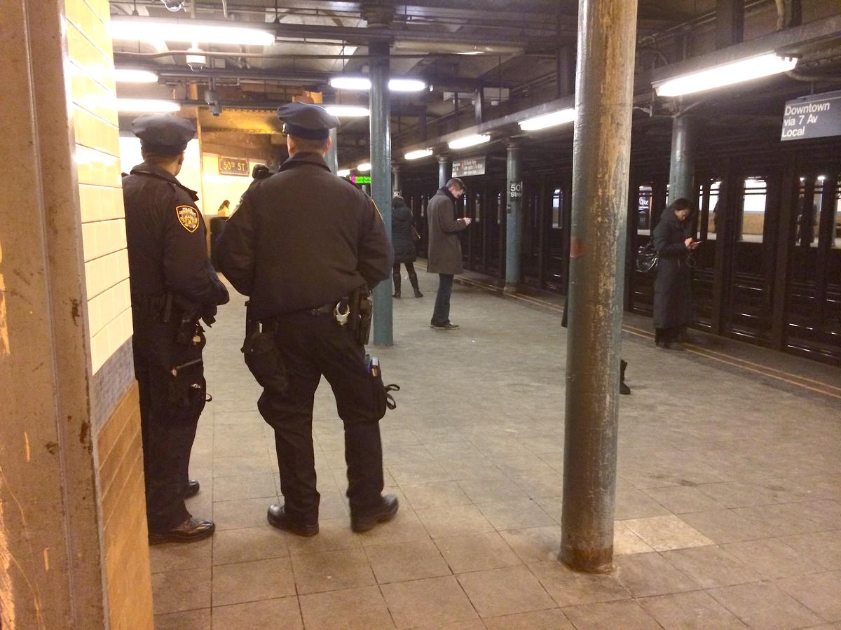 3,000 Security Guards and 700 Police to Secure Super Bowl