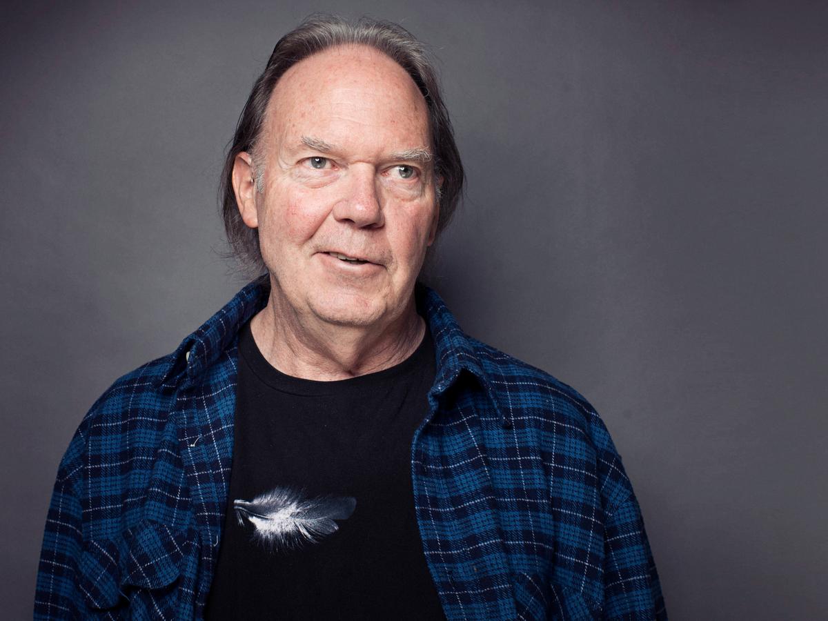 Why Neil Young Is Winning the Oil Sands Narrative