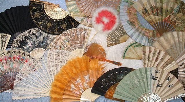 “Secret” Language of Hand Fans