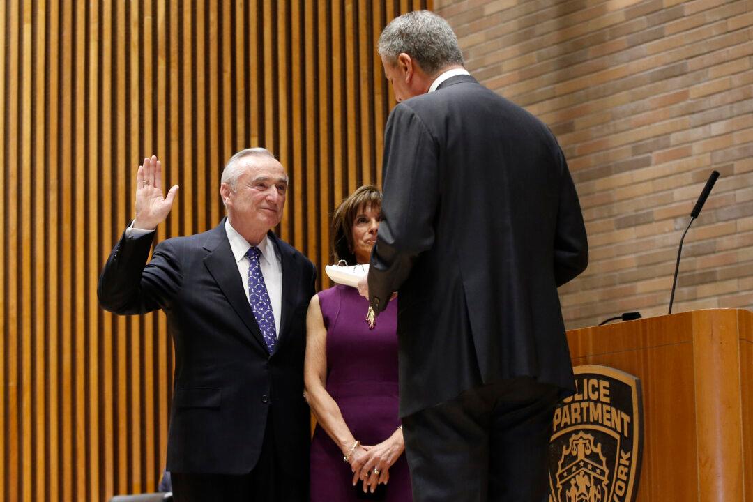 Bill Bratton Takes the Helm of the NYPD