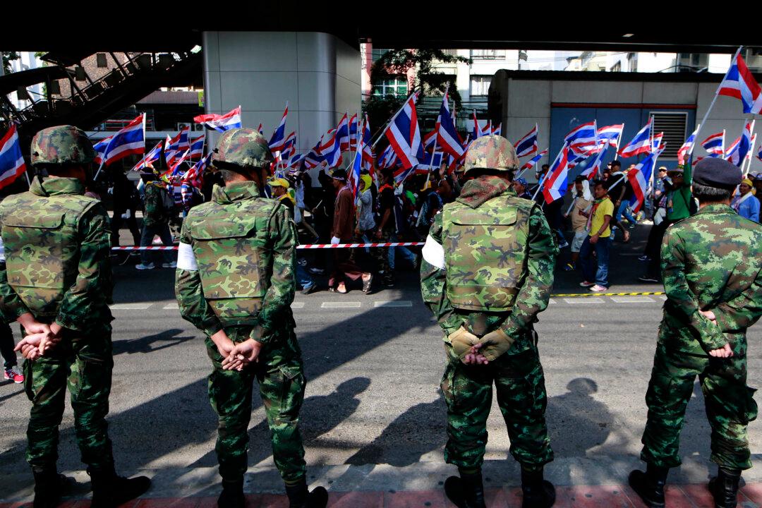 With No Compromise in Sight, Thai Military Warns of Intervention