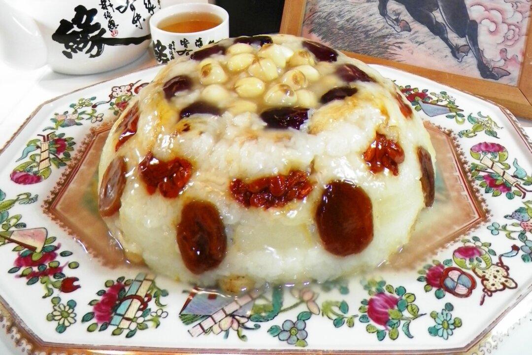 Ba Bao Fan: A Sweet Chinese New Year Treat!