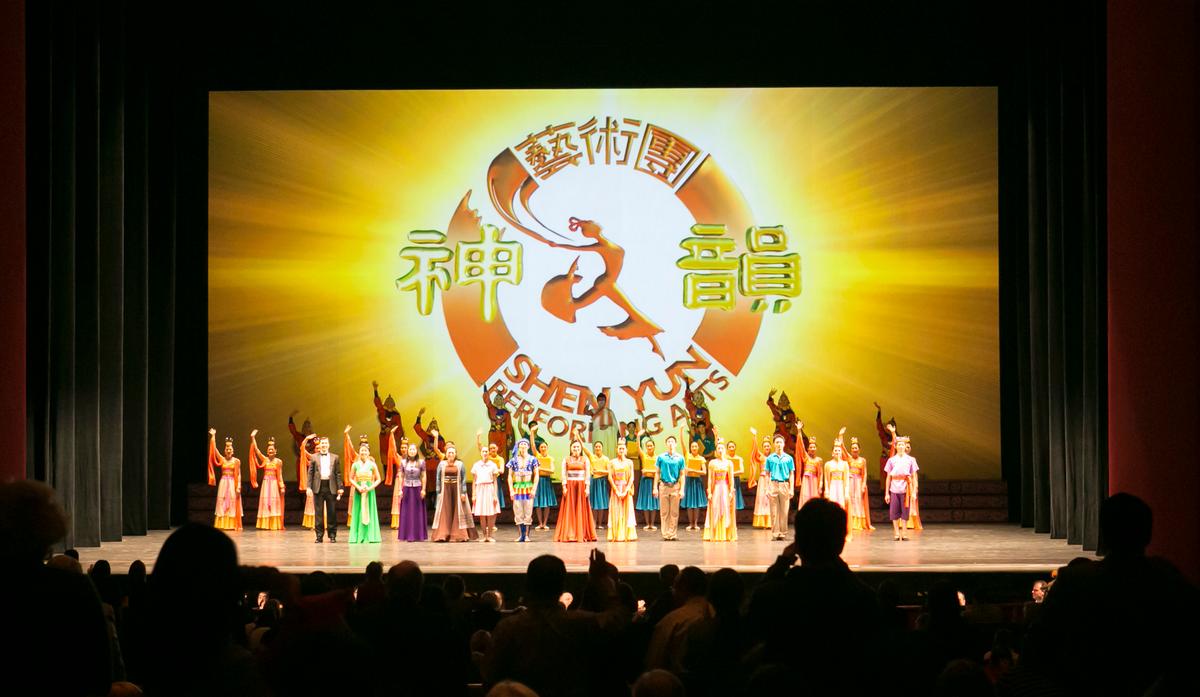 Braving a Snow Blizzard to See Shen Yun