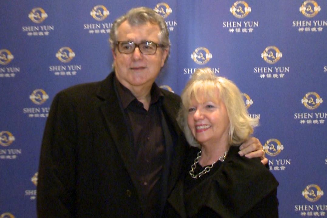 Shen Yun Dancers Leave Retired Dancer in Awe